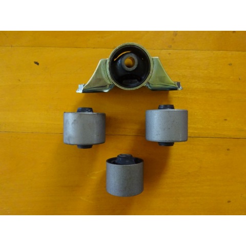 Delica Front Diff Mount Bush Kit L400