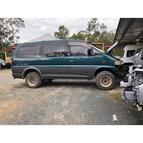 Mitsubishi Delica Space Gear V6 LWB