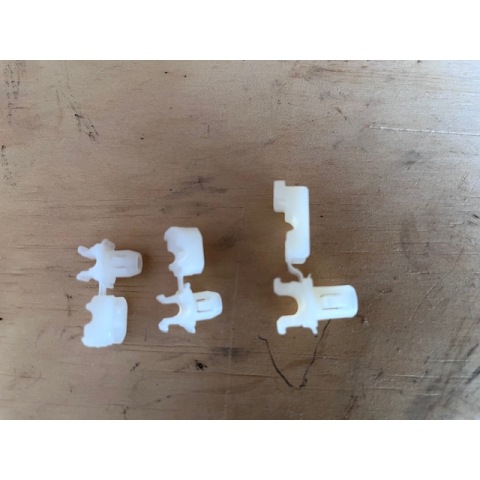 Rear door locking  rod clips